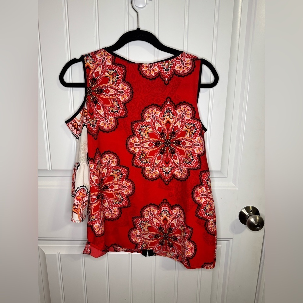 Chico’s 0 Petite Red Tiled Spice Cold-Shoulder Top - Picture 7 of 9